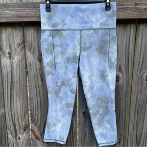 Athleta Salutation Stash Pocket II Capri leggings women’s 
size M